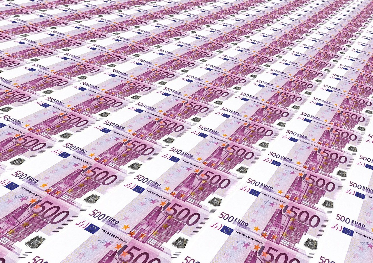 Épargne et crédit immobilier : comment profiter de la baisse des taux pour gagner gros