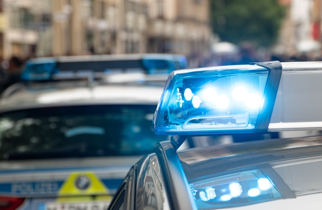 Eilmeldung: Flugzeug-Absturz in NRW – Wohnhaus brennt