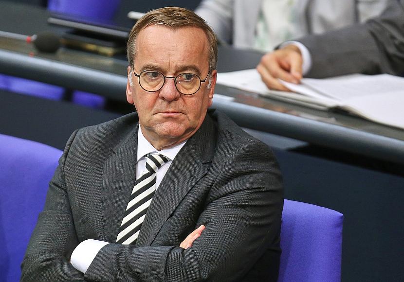 Röttgen kritisiert Pistorius in Wehrpflicht-Debatte scharf