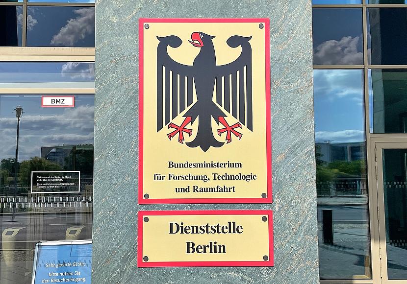 Bovenschulte kritisiert Raumfahrt-Budget als unzureichend