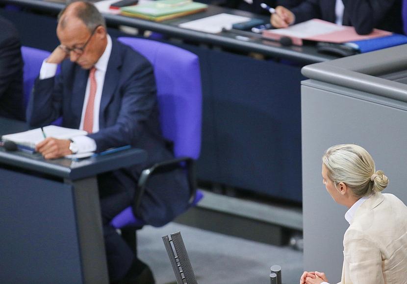 Forsa: AfD hält Rekordniveau – Merz rutscht auf Tiefstwert