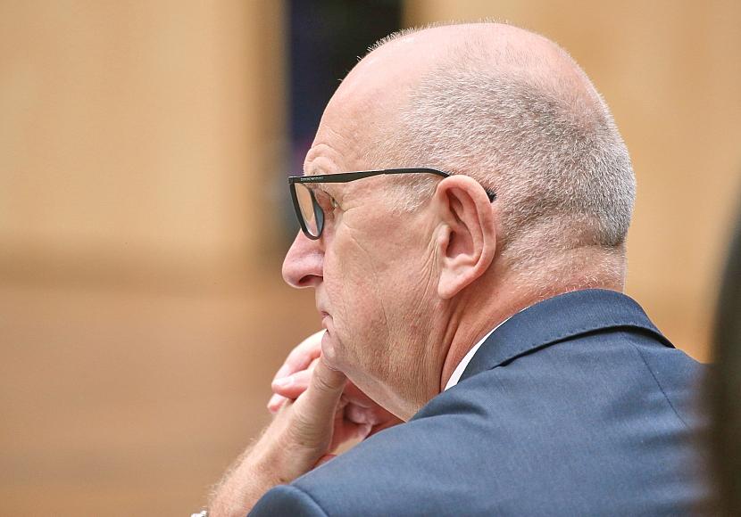 Woidke will mehr Repression gegen Rechtsextreme