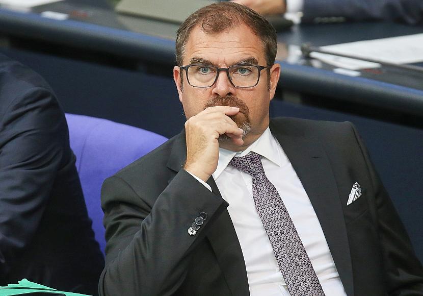 Schwarz-Rot uneinig über Umgang mit russischen Kampfjets