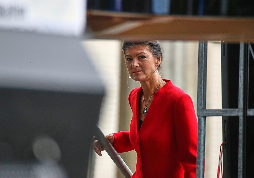Wagenknecht zweifelt an Russlands Urheberschaft diverser Angriffe