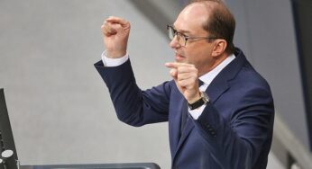 Dobrindt warnt vor „politischem Kipppunkt“