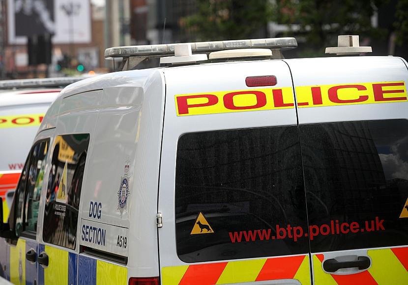 Keine Hinweise auf Terror nach Messerangriff in Zug in England