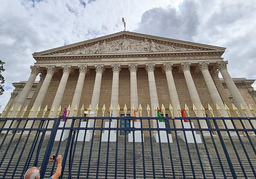 Frankreichs Premierminister will Rentenreform aussetzen