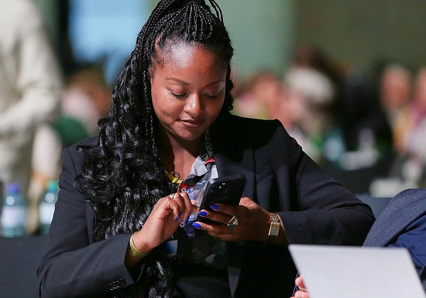 Aminata Touré nutzt Kleidung als „Panzer“