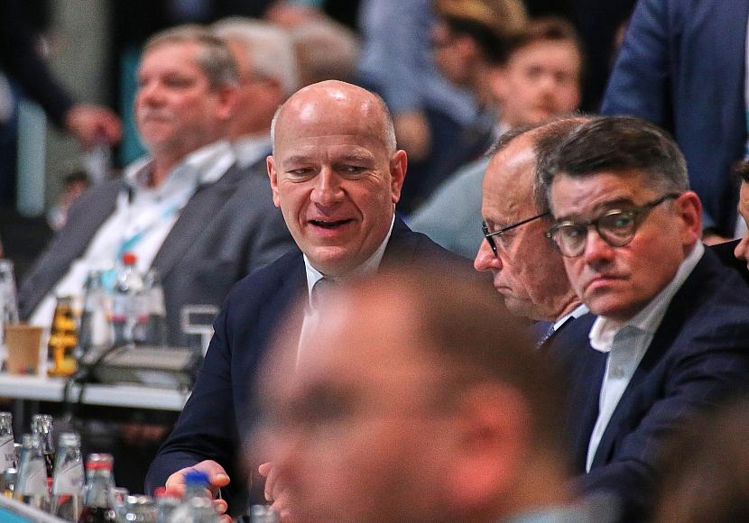 Wegner widerspricht Merz – Kein Problem mit „Stadtbild“