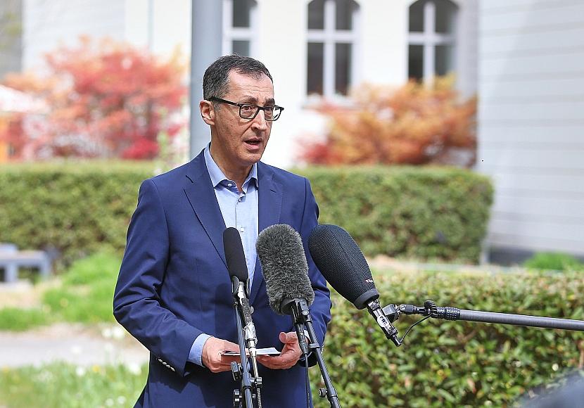 Özdemir: Schulen müssen zügig Geld für Digitalisierung bekommen