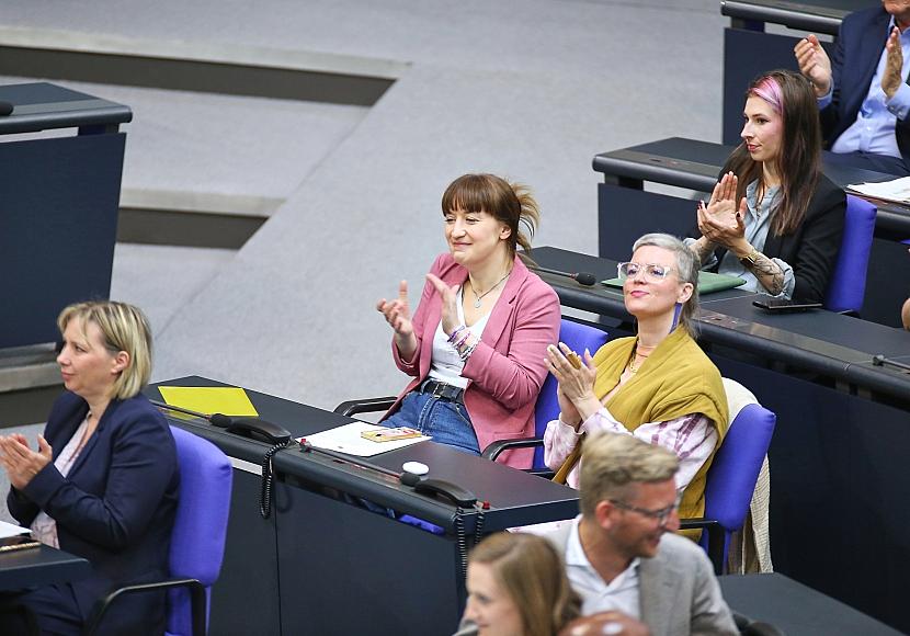 AfD und Linke applaudieren eigenen Rednern am häufigsten