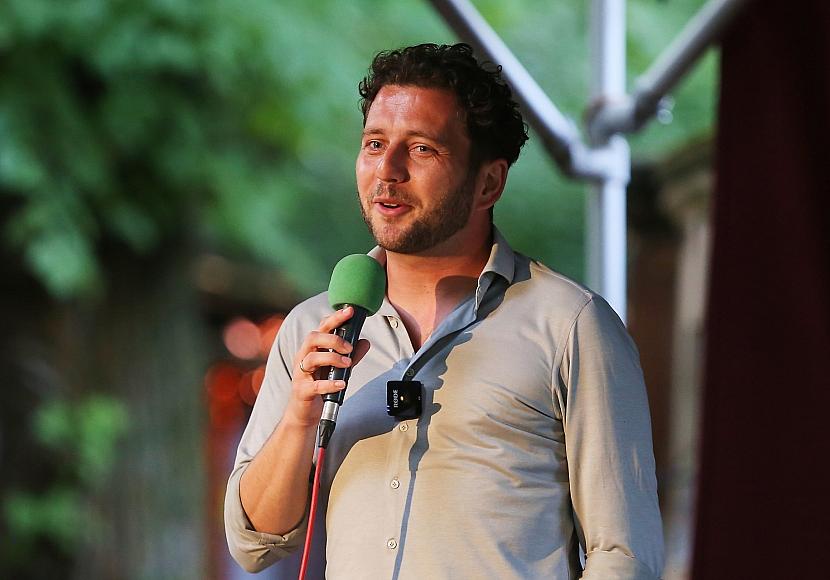 Grünen-Chef Banaszak unterstützt Stahl-Plan der SPD