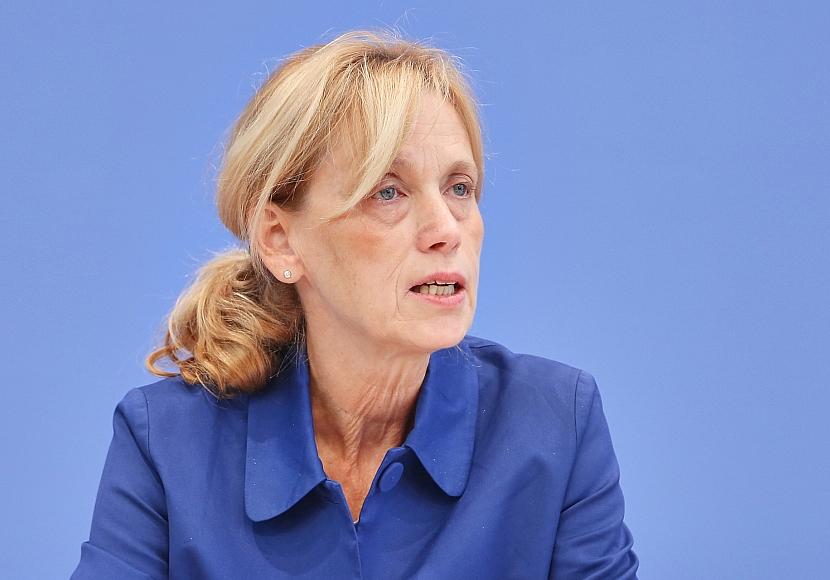 Prien klagt über Antisemitismus in Bildungseinrichtungen