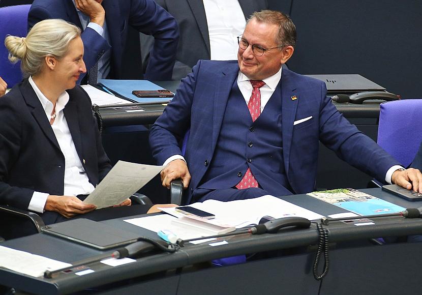 Insa: AfD baut Vorsprung zur Union aus