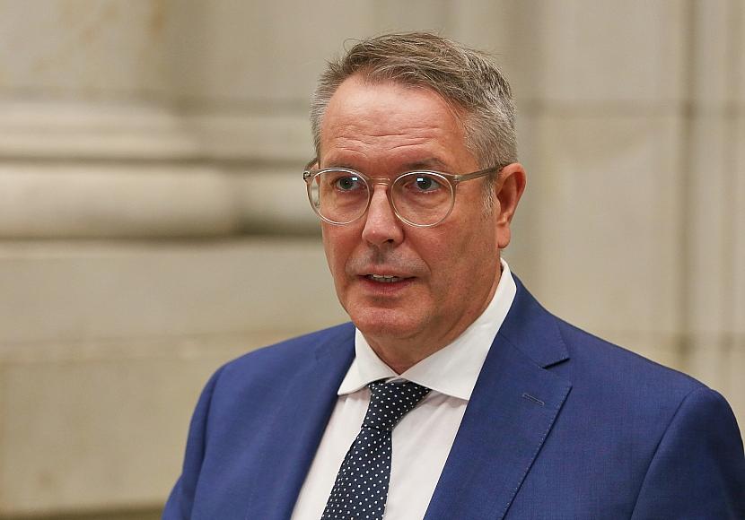 Schweitzer warnt vor „Illusion“ beim Bürgergeld