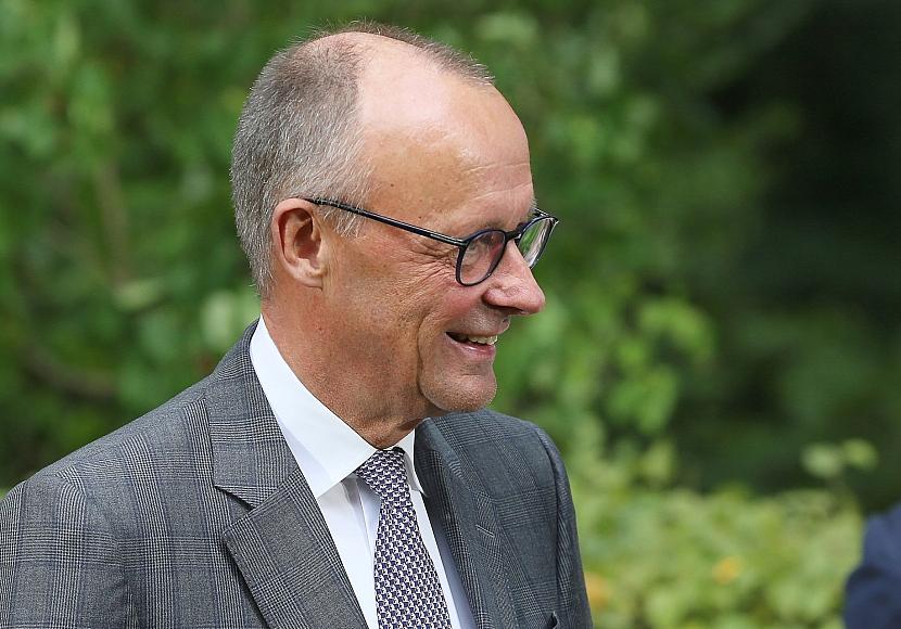 Politbarometer: Union setzt sich von AfD wieder ab