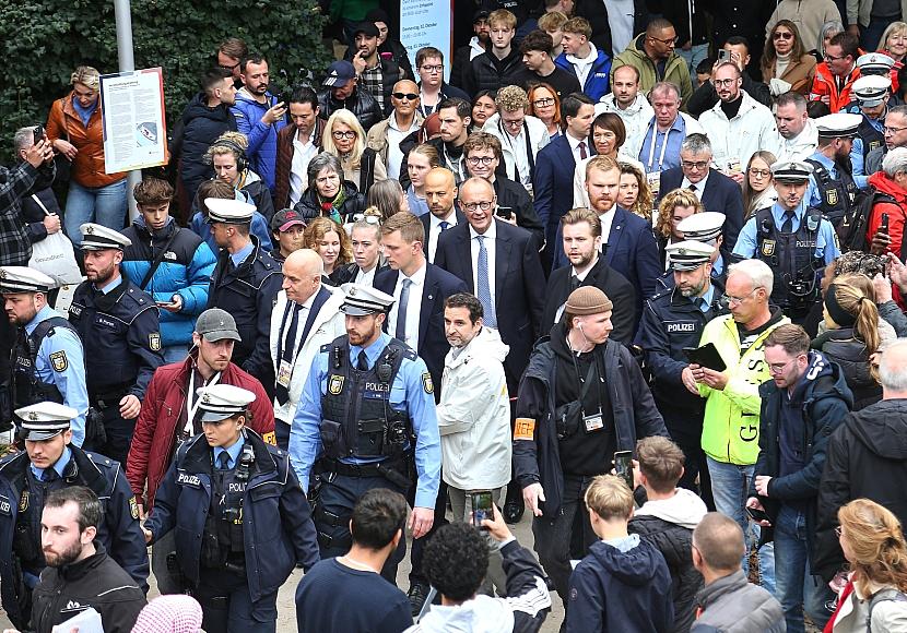 Geld gespart: Einheitsfeier hat 5,5 Millionen Euro gekostet