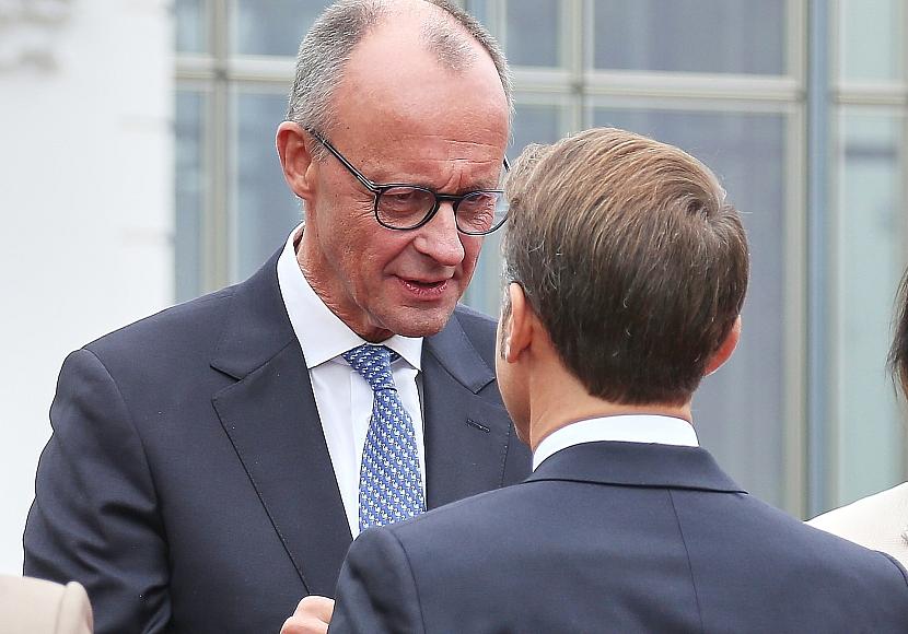 Bundesregierung zweifelt nicht an Stabilität in Frankreich