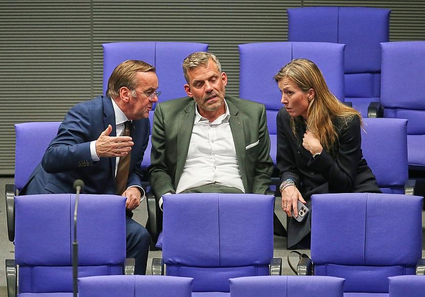 Pistorius geht auf interne Widersacher zu – Gemeinsamer Brief