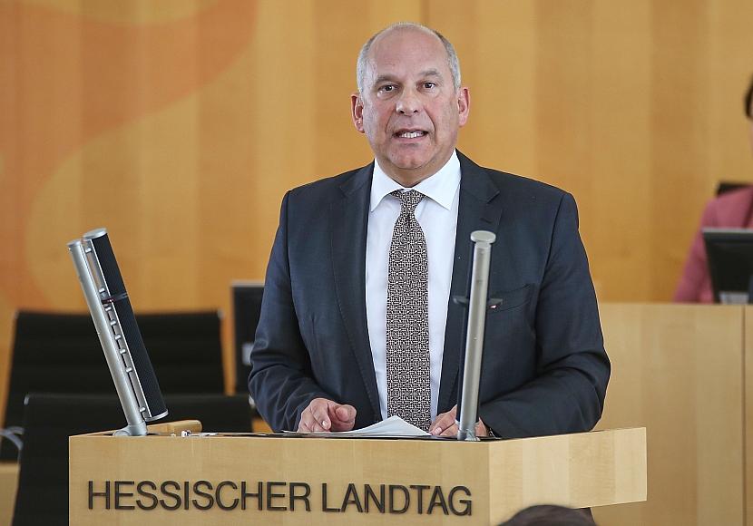 Hessens Innenminister verurteilt Anschlag auf Pkw von AfD-Politiker