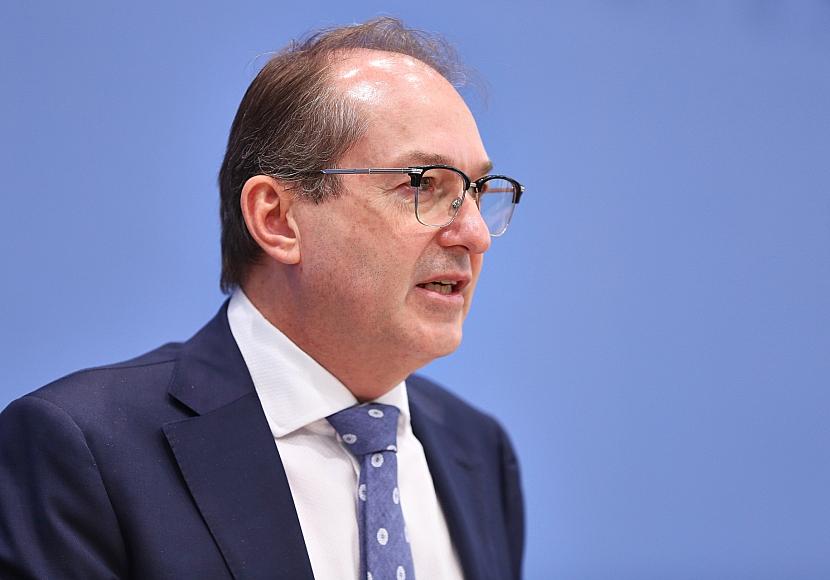 Dobrindts Cyber-Gegenwehr-Pläne stoßen auf Lob und Kritik