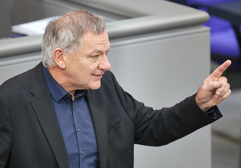 Linken-Chef van Aken hält Predigt in Hamburger Kirche