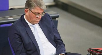 Anhaltende Kritik an Weimer wegen Gipfel und Interessenkonflikten