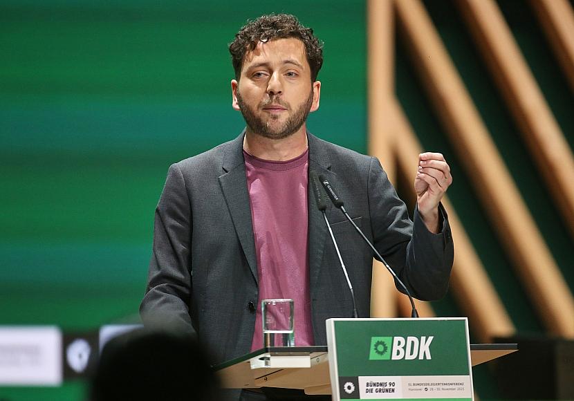 Grünen-Chef Banaszak fordert sozial gerechteren Klimaschutz