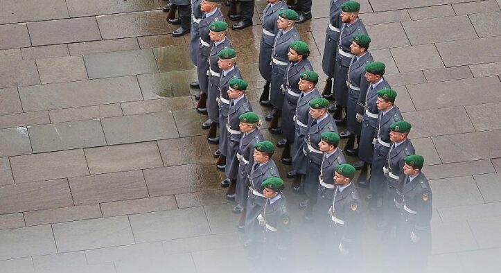Klein für Beteiligung von Juden am Wehrdienst