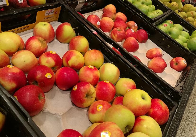 Zahl ehrenamtlicher Helfer bei Lebensmitteltafeln auf Rekordhoch