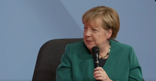 Angela Merkel auf dem Kriegspfad gegen Trump