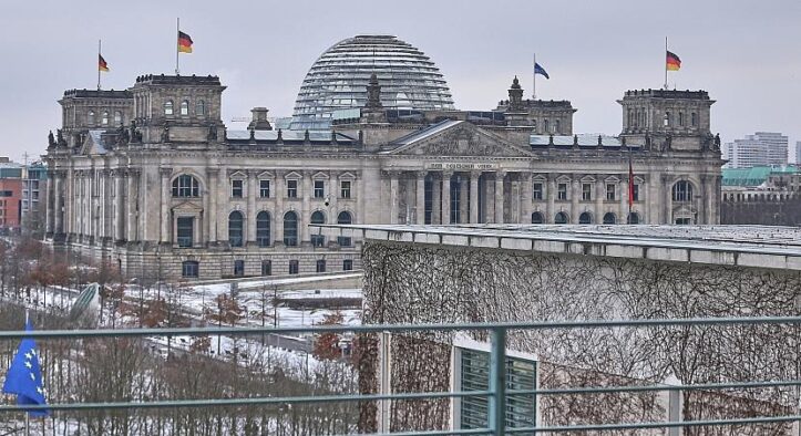 Feuerwehreinsatz im Reichstagsgebäude nach Gas-Alarm
