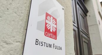 Caritas pocht auf höhere Bezahlung für Freiwilligendienste
