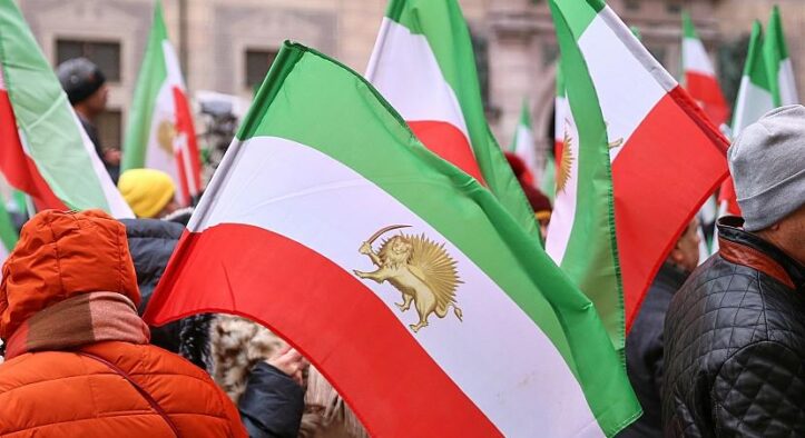 Nouripour dringt auf Betätigungsverbot für Revolutionsgarden