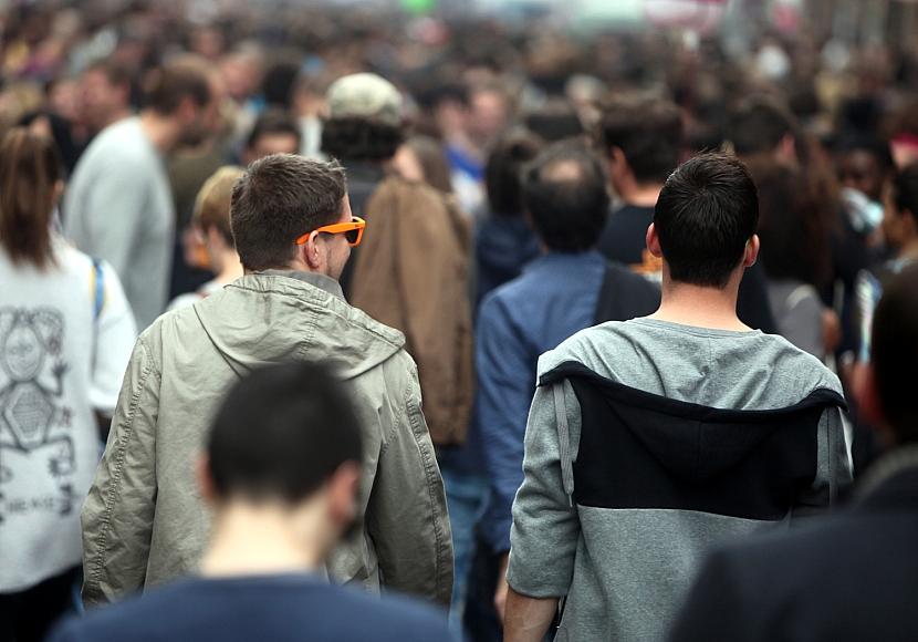 Streeck will breites Maßnahmenpaket bei Social Media