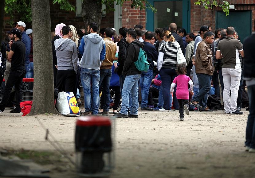 SPD unterstützt Dobrindt-Pläne für Asylbewerber