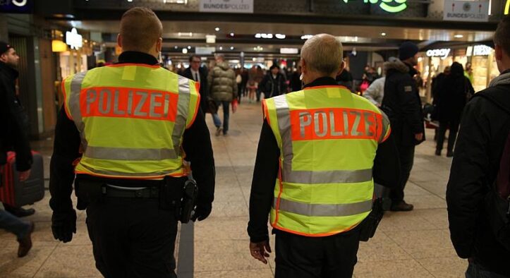 Bundespolizei an Bahnhöfen und Flughäfen in Alarmbereitschaft