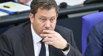 Finanzminister Klingbeil lässt Erhöhung der Mehrwertsteuer offen