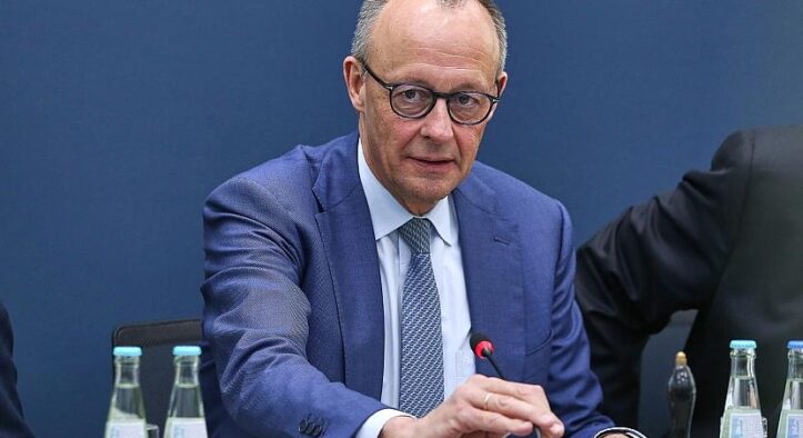 Merz hat am Sonntag „eine gute halbe Stunde“ mit Trump telefoniert