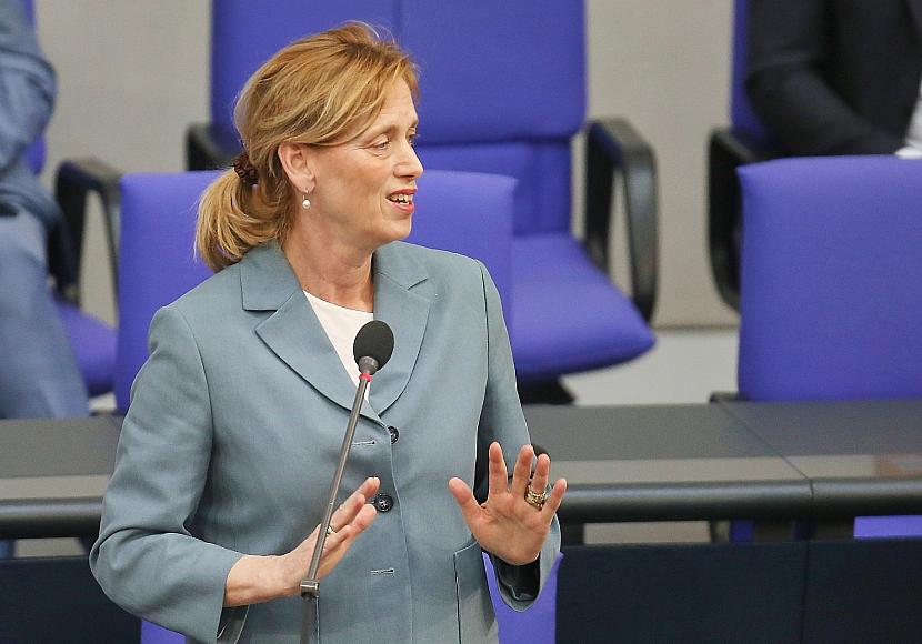 Prien plant umfassende Reform der Kinder- und Jugendhilfe