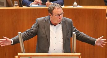 NRW-Verkehrsminister bei Infrastruktur-Gesetz gegen Parteilinie