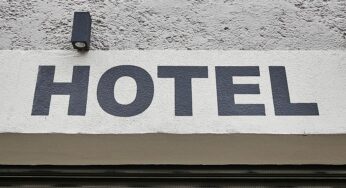Weniger Übernachtungen im April