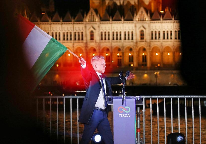 Bundesregierung feiert „historisches“ Wahlergebnis in Ungarn