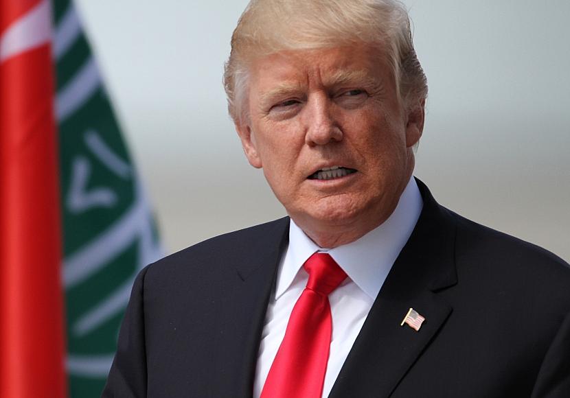 Trump droht bei Waffenlieferungen an den Iran mit Zöllen