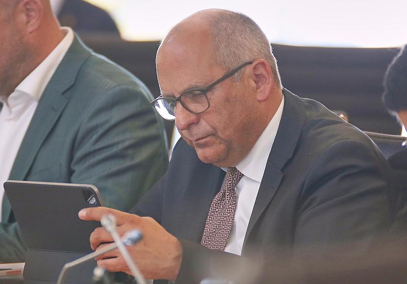 Poseck dringt auf härteren Umgang mit ausreisepflichtigen Syrern