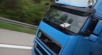 Zahl mautpflichtiger Lkws auf Autobahnen im März gesunken