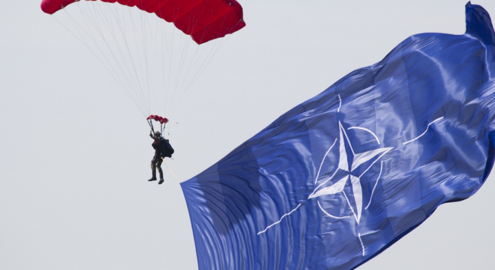 NATO bröckelt: Mitgliedsstaaten schließen neues Bündnis