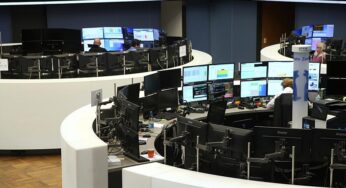 Dax wandert zum Mittag ins Plus – Infineon unter Druck