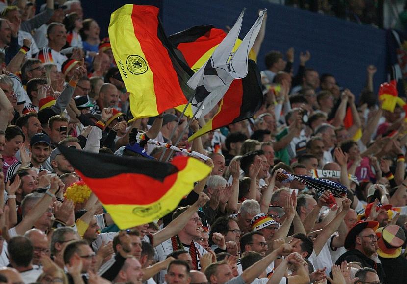 Weimer: Fußballtrikots sollten bezahlbar sein