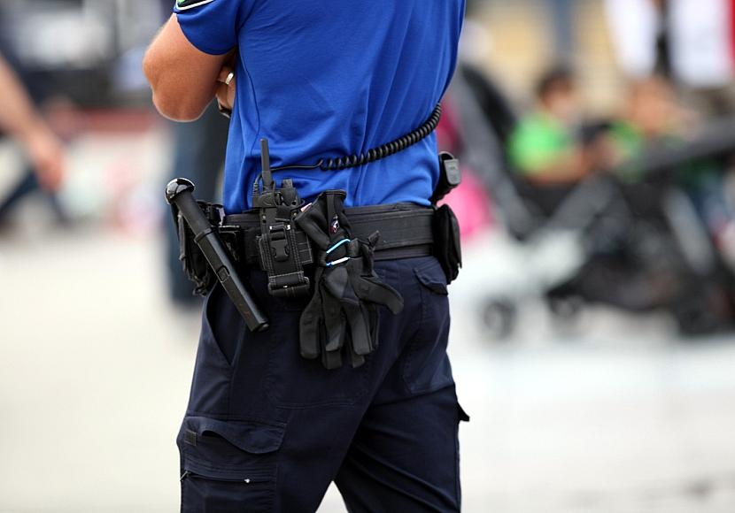 Schweiz: Messer-Angreifer sticht auf Passanten ein